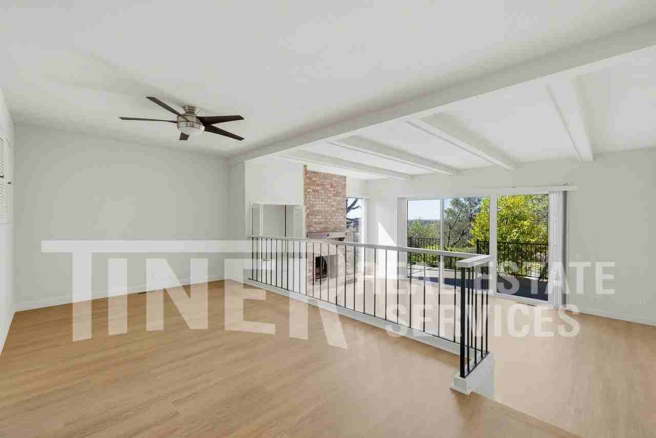 8708 Bluff Ln - Photo 7 of 34