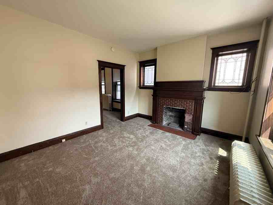 827 E 2nd St #1 - Photo 2 of 8