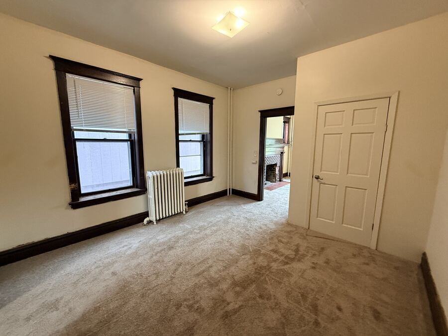 827 E 2nd St #1 - Photo 5 of 8