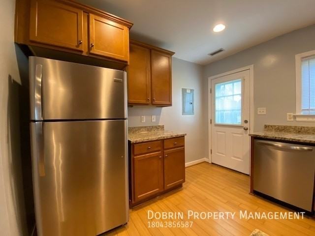513 S Harrison St #G - Photo 6 of 17