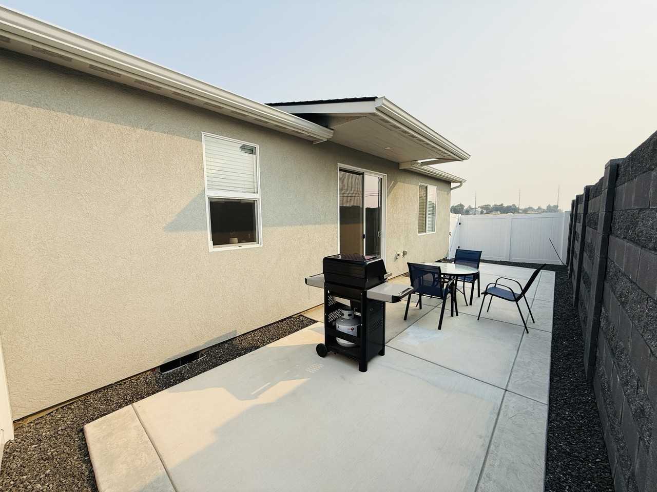 1205 Ne Emerald Dr - Photo 3 of 14