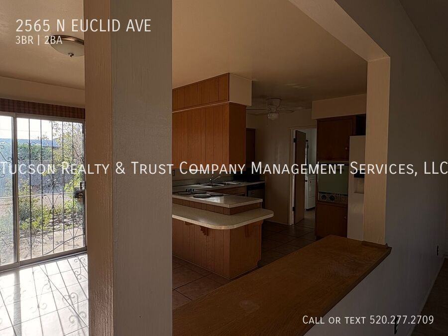2565 N Euclid Ave - Photo 3 of 12