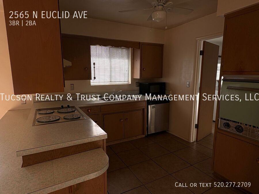 2565 N Euclid Ave - Photo 4 of 12