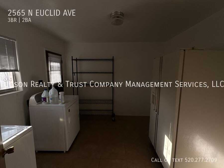 2565 N Euclid Ave - Photo 5 of 12