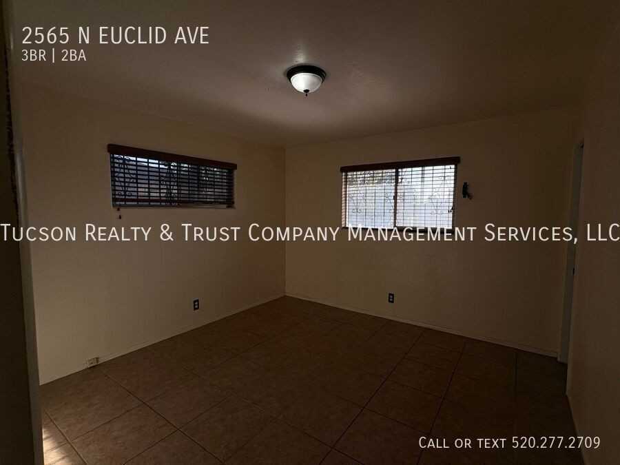 2565 N Euclid Ave - Photo 6 of 12