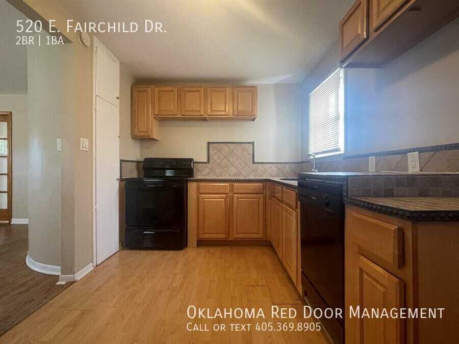520 E Fairchild Dr - Photo 3 of 9