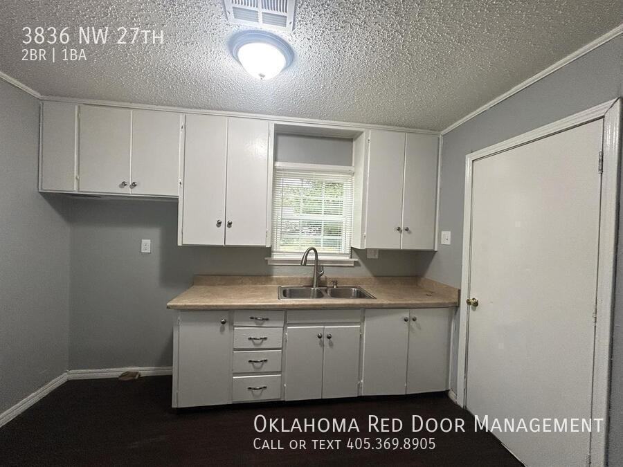 3836 Nw 27th St - Photo 4 of 14