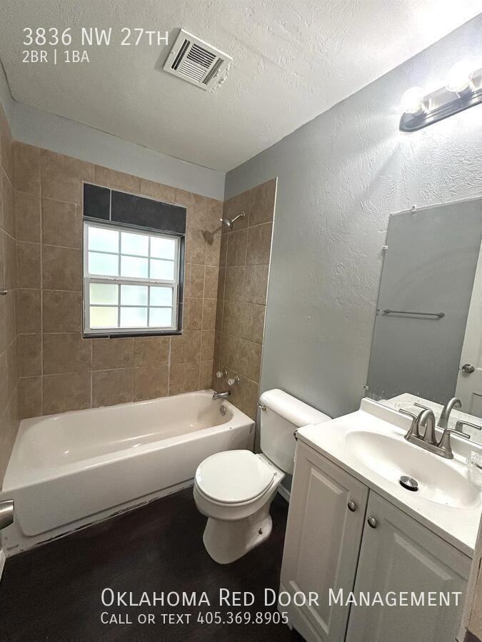 3836 Nw 27th St - Photo 6 of 14
