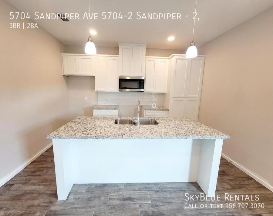 5704 Sandpiper Ave 5704-2 Sandpiper #2 - Photo 2 of 12