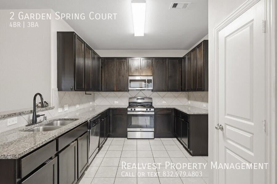 2 Garden Springs Ct - Photo 6 of 15