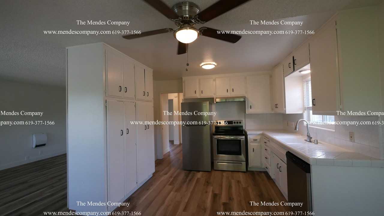 143 Lillian Way #D - Photo 4 of 11