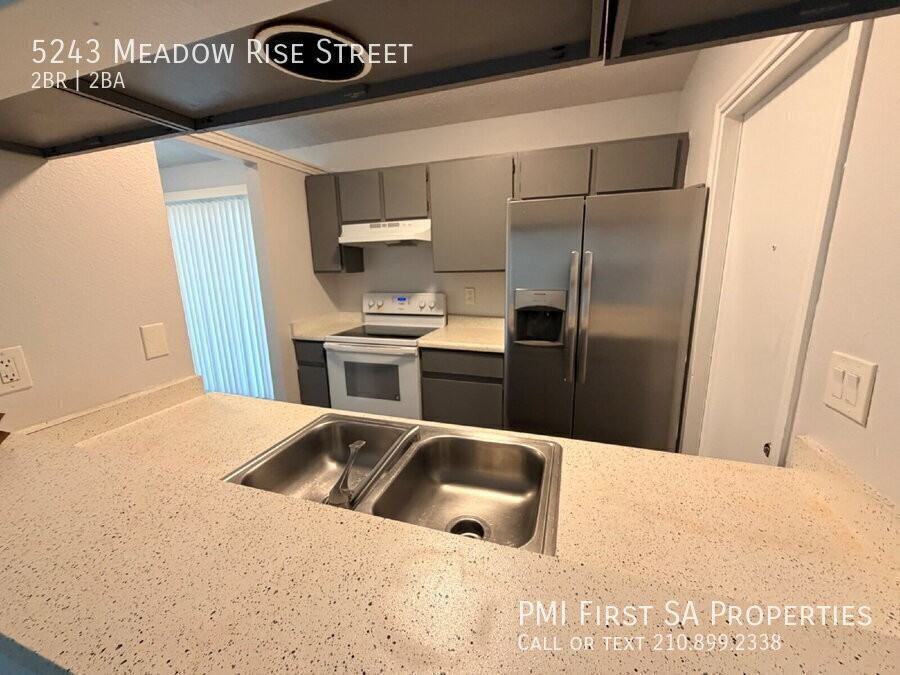 5243 Meadow Rise St - Photo 2 of 10