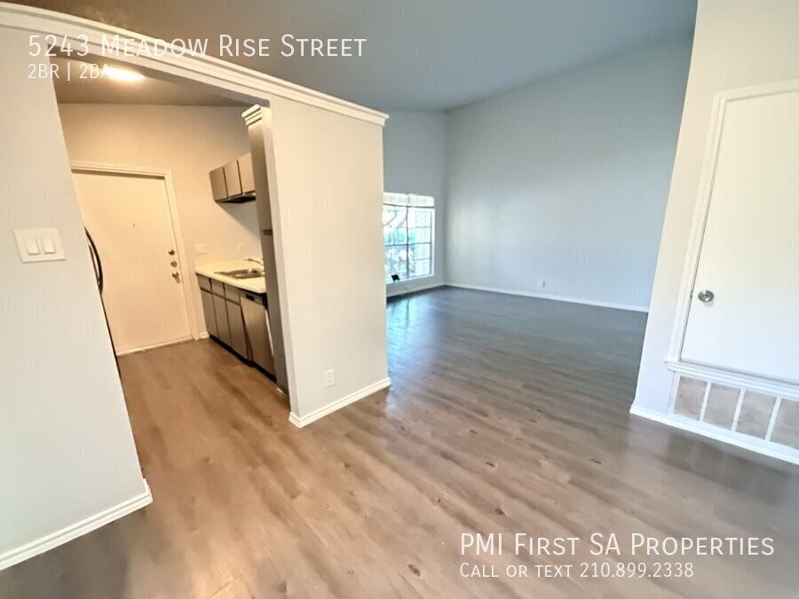 5243 Meadow Rise St - Photo 5 of 10