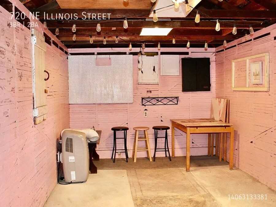 720 Ne Illinois St - Photo 6 of 27
