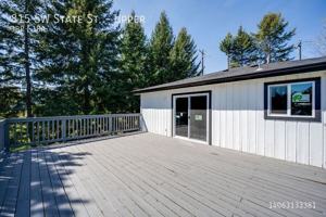 featured image of 815 Sw State St #UPPER