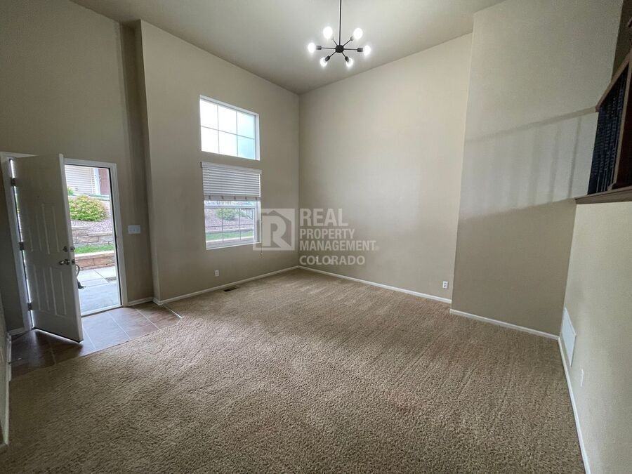 2608 Stonecrop Ridge Grv - Photo 2 of 19