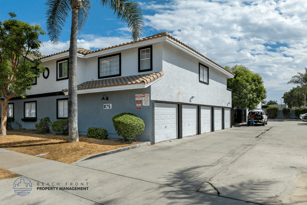 875 N. Olive St. - Photo 5 of 17