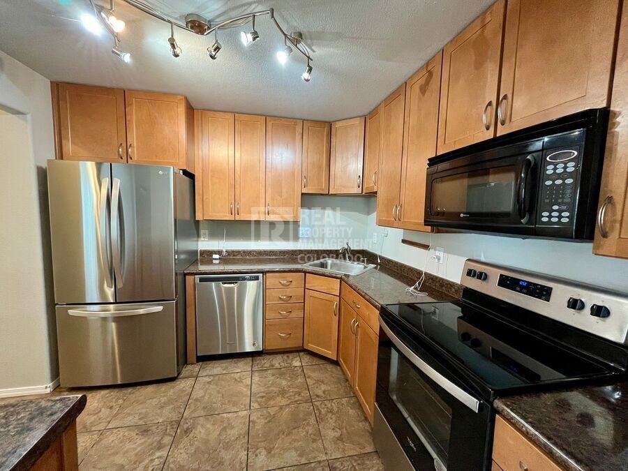 12756 Forest St - Photo 5 of 20