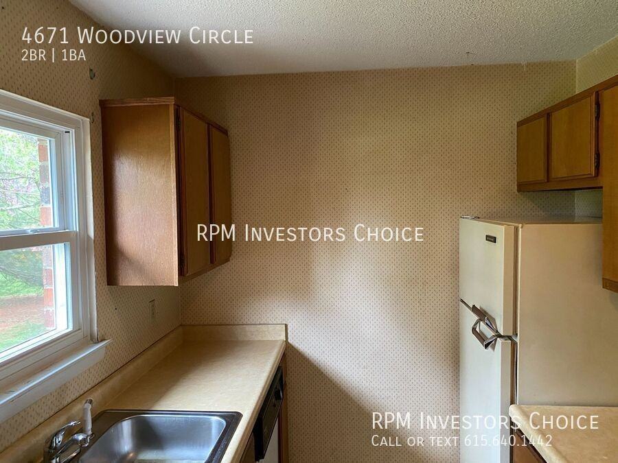 4671 Woodview Cir - Photo 3 of 6