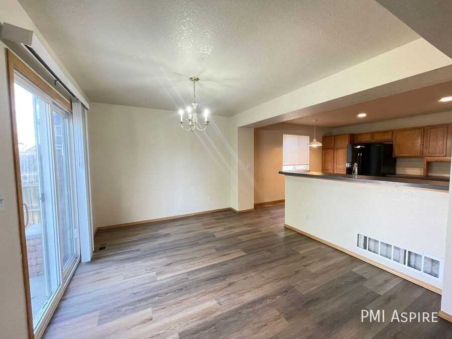 10501 Dresden St - Photo 4 of 24