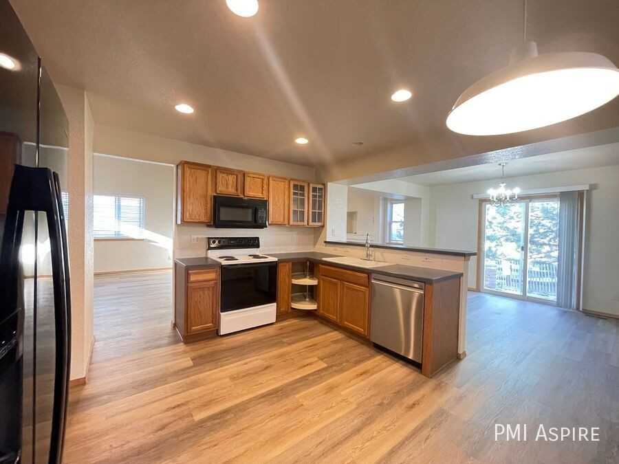 10501 Dresden St - Photo 7 of 24