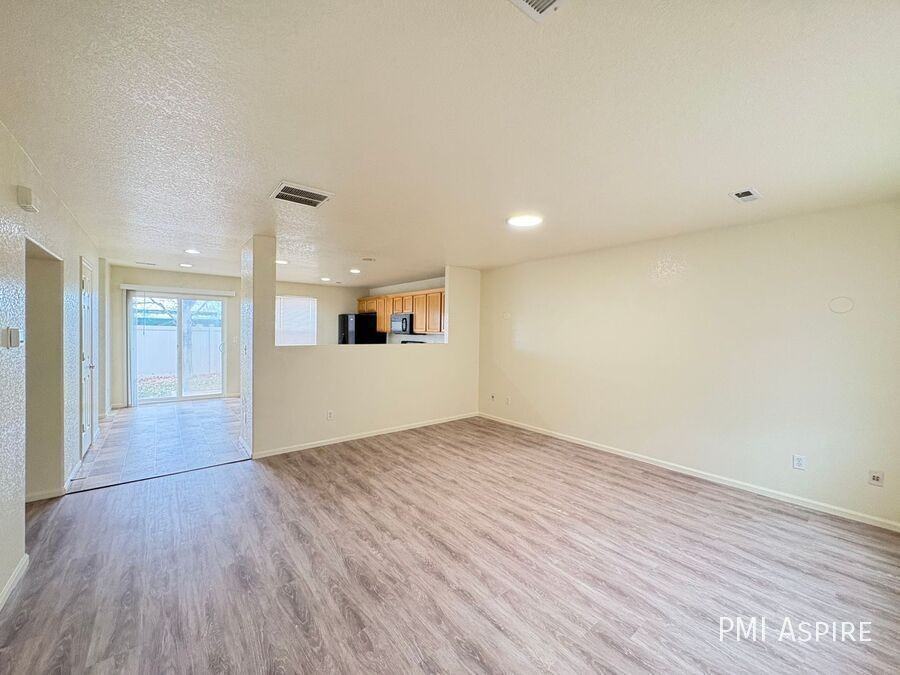 10597 Butte Dr - Photo 3 of 12