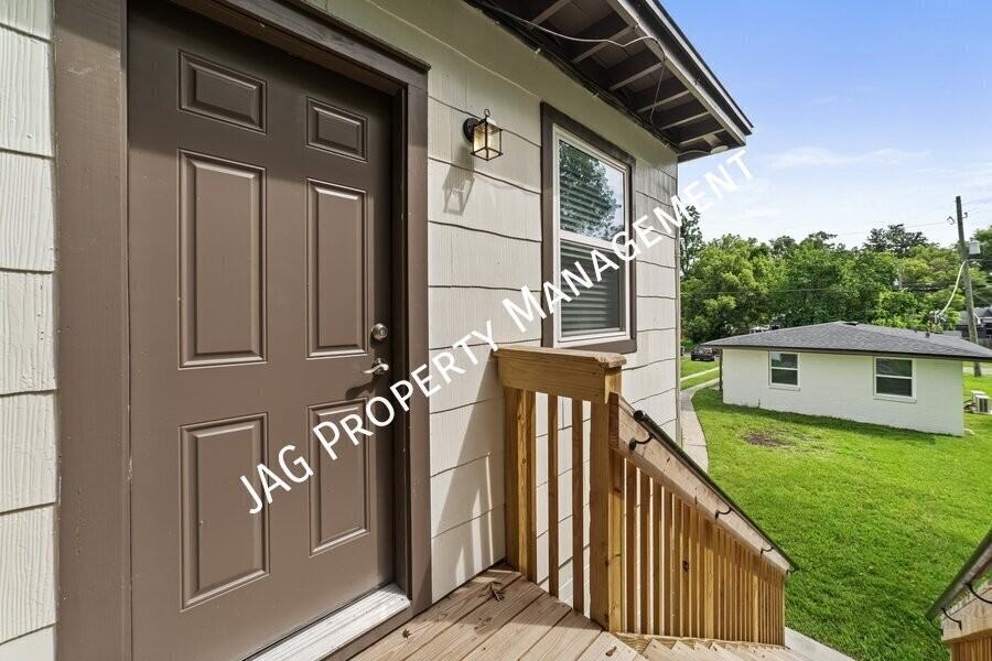 1074 Day Ave - Photo 5 of 21