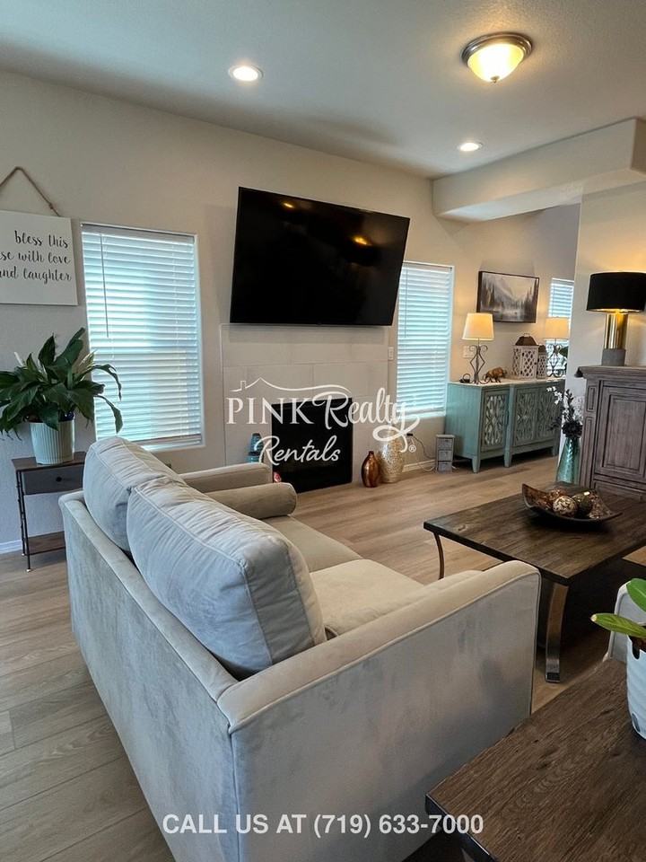 9656 Feathergrass Dr - Photo 4 of 27