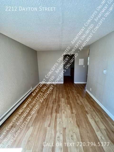 2212 Dayton St - Photo 2 of 9