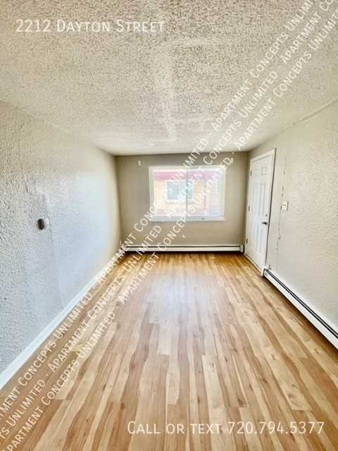 2212 Dayton St - Photo 3 of 9