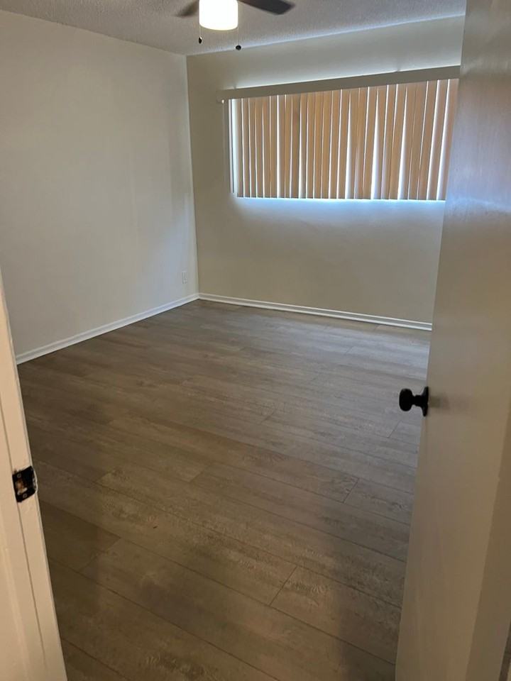 6125 S. Victoria Ave. - Photo 2 of 9