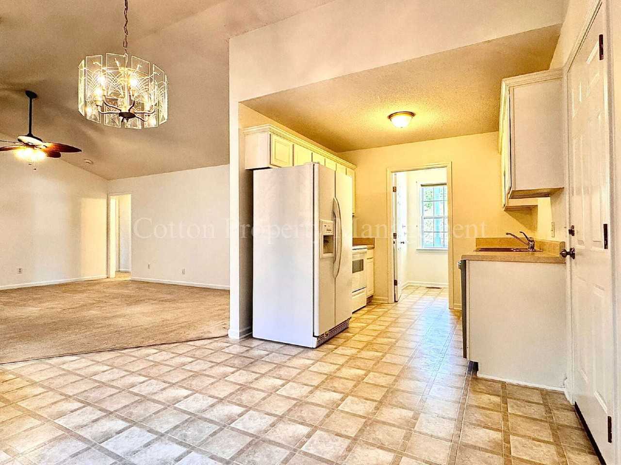 7408 Bluestone Ct - Photo 6 of 36