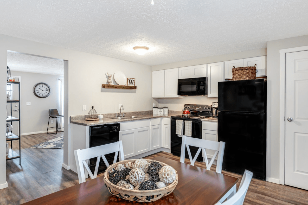 Worthington Commons - Photo 3 of 13