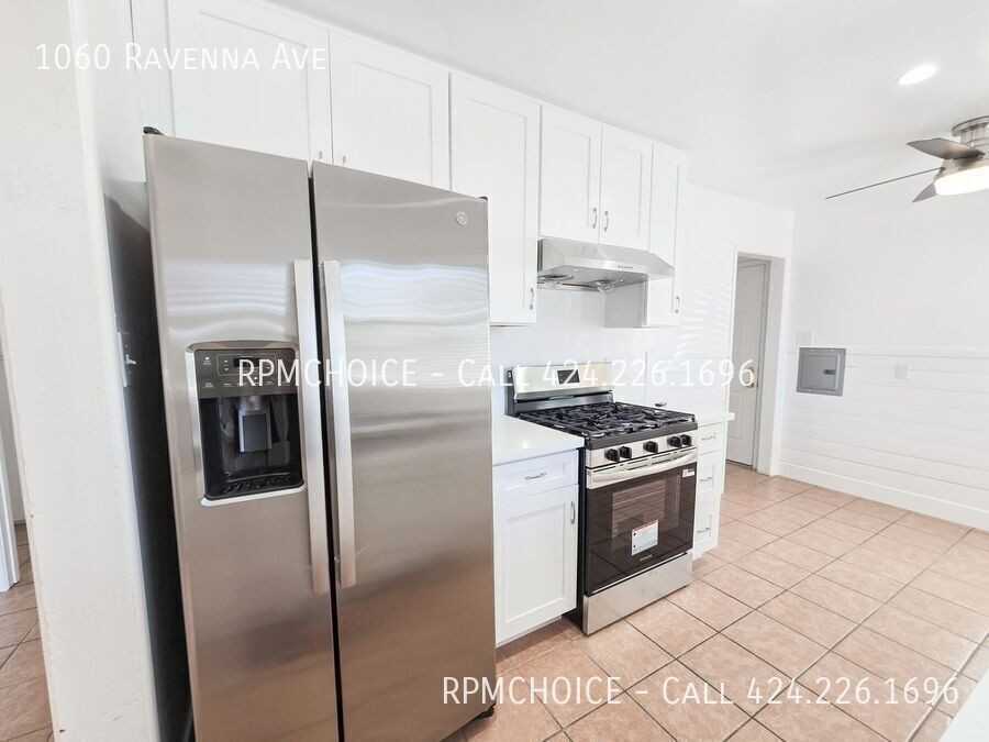 1060 Ravenna Ave - Photo 4 of 18