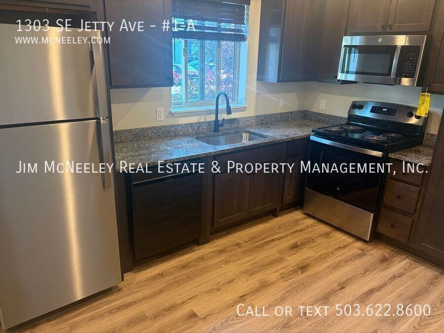1303 Se Jetty Ave #1A - Photo 5 of 17