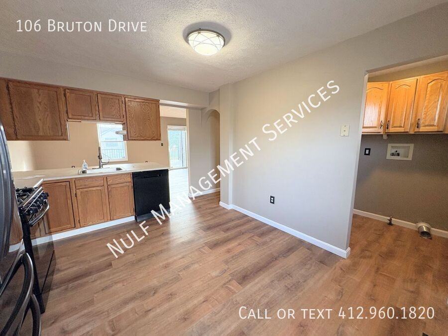 106 Bruton Dr - Photo 2 of 13
