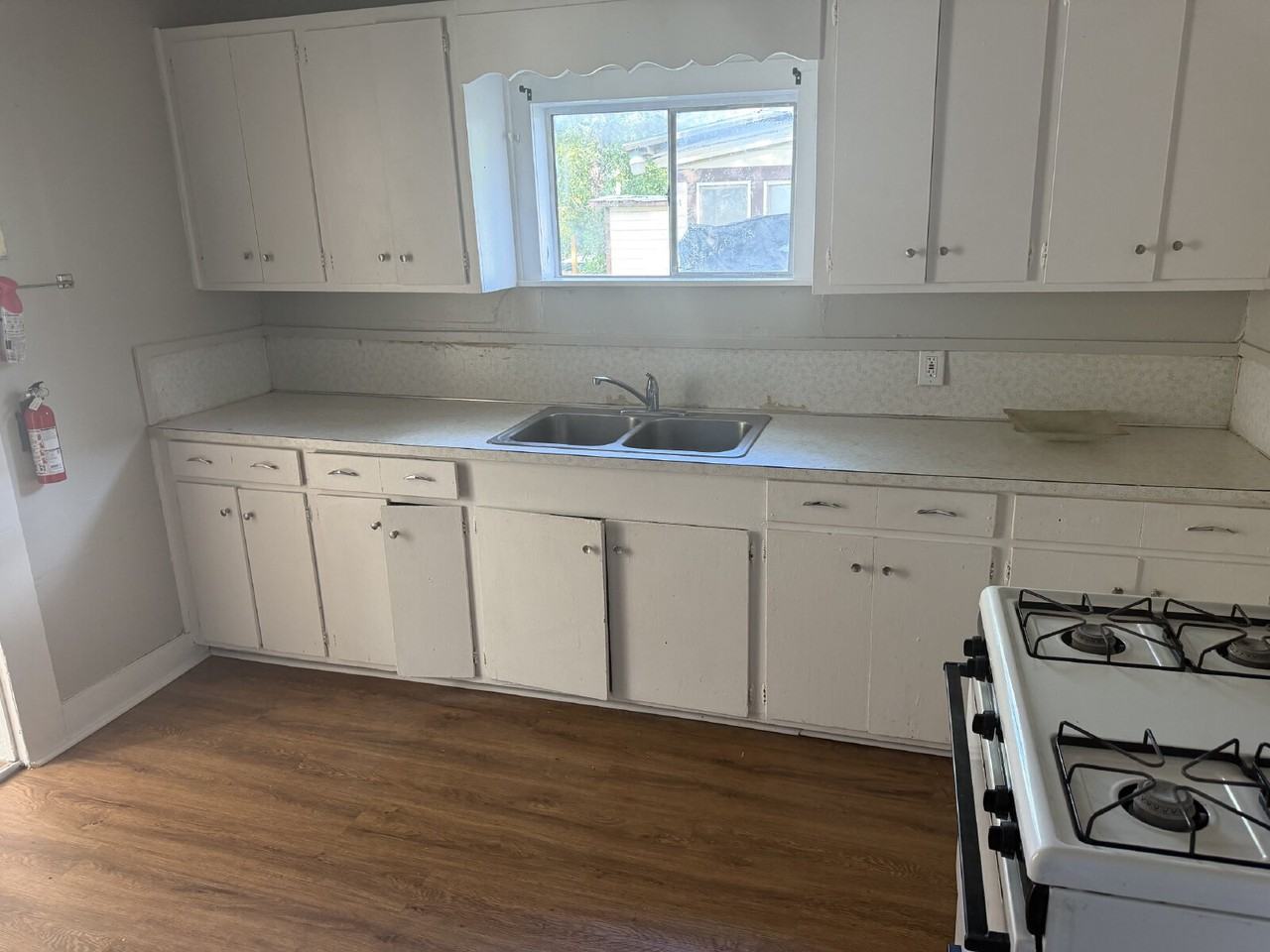 1750 E Commerce St - Photo 7 of 11