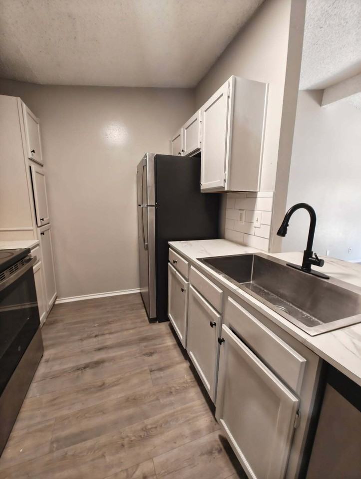 5512 Lochmoor - Photo 5 of 14