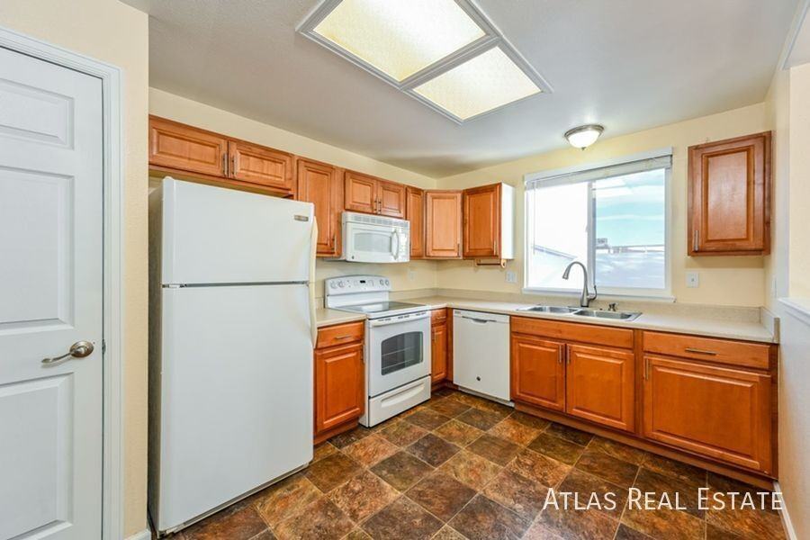 1483 S Cathay Way - Photo 6 of 20