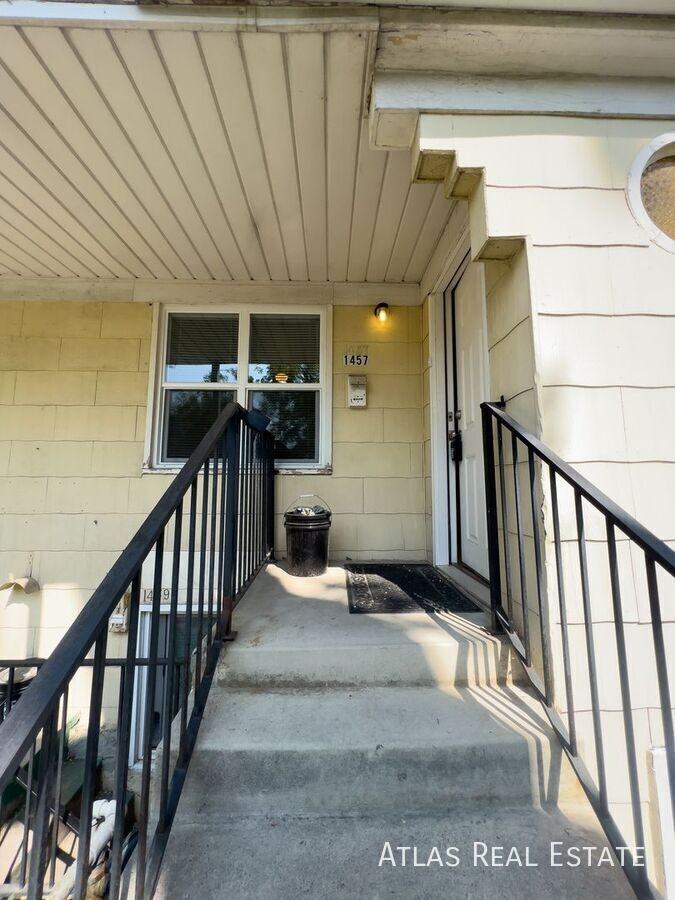 1457 S Roberta St - Photo 2 of 29