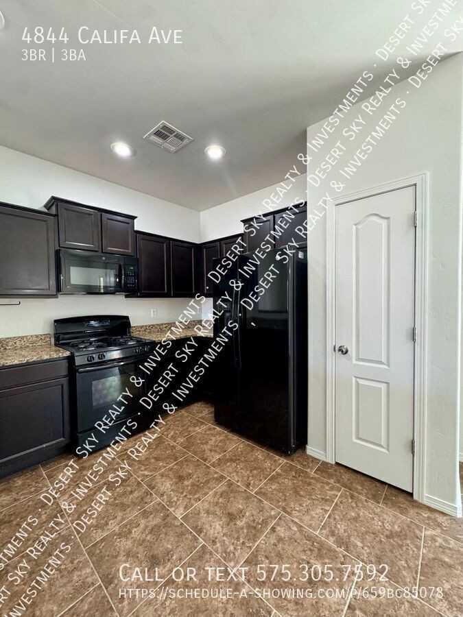 4844 Califa Ave - Photo 7 of 30