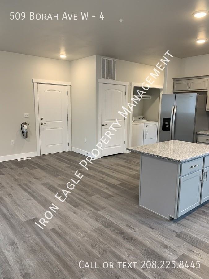509 Borah Ave W #4 - Photo 3 of 19