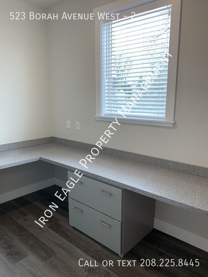 523 Borah Ave W - Photo 5 of 17