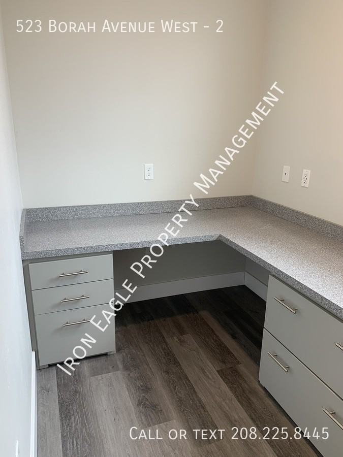 523 Borah Ave W - Photo 6 of 17