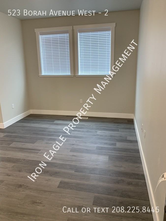523 Borah Ave W - Photo 7 of 17