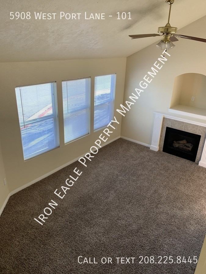 5908 W Port Ln - Photo 3 of 14