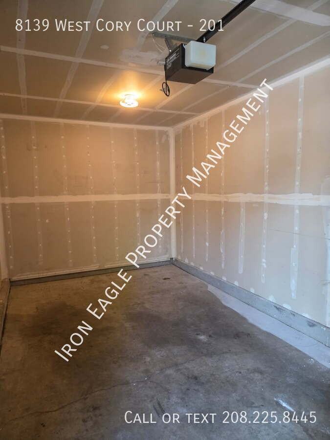 8139 W Cory Ct - Photo 4 of 8