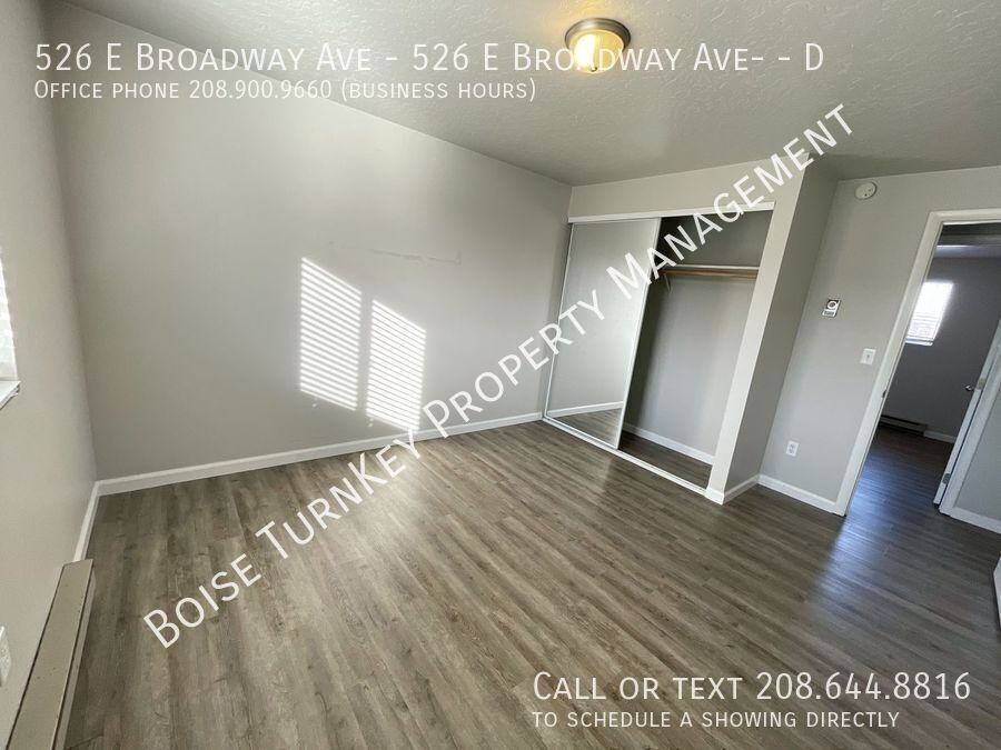 BROADWAY & #D - Photo 4 of 28