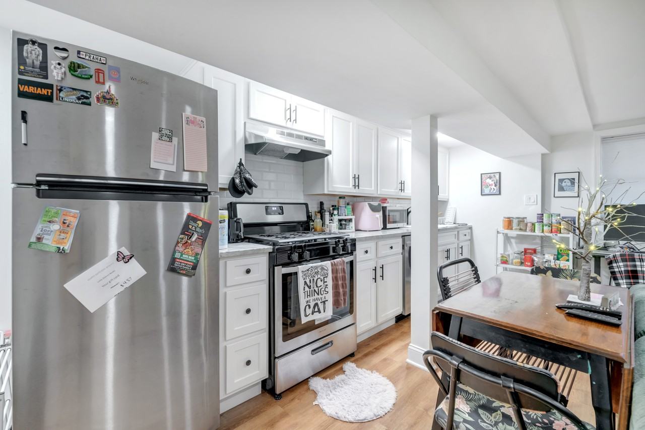 1353 Massachusetts Ave Se #C - Photo 5 of 19