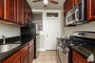 544 W Surf St #E2 - Photo 1 of 1